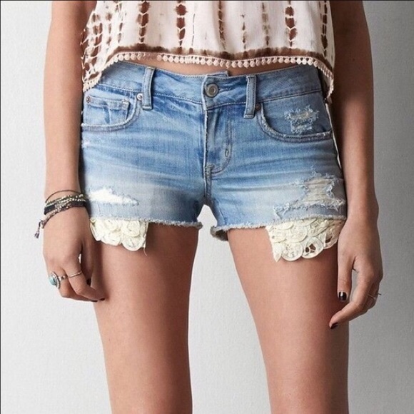 American Eagle Outfitters Lace Crochet Pocket Shortie Shorts Size 0 - Picture 1 of 7